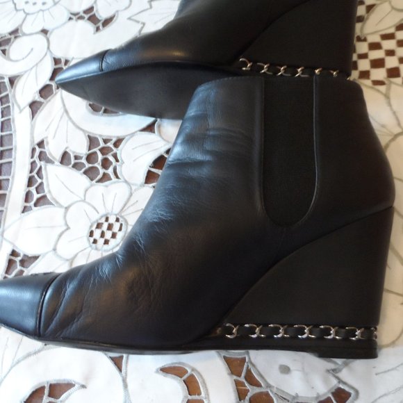 CHANEL Black Goatskin Leather Black Ankle Boots Size 37.5B - Picture 9 of 16